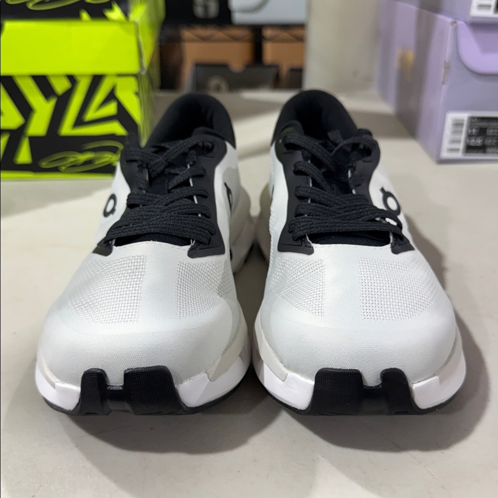 On Running Women’s Size 7 Black and White Sneakers - Picture 3 of 5